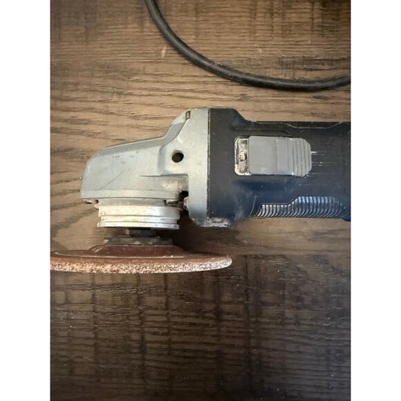 Craftsman CMEG100 4½” Corded Angle Grinder - tested and working - Picture 4 of 10